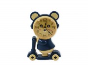 CQ07050 Asztali óra kék maci rolleren +hegyező 16cm